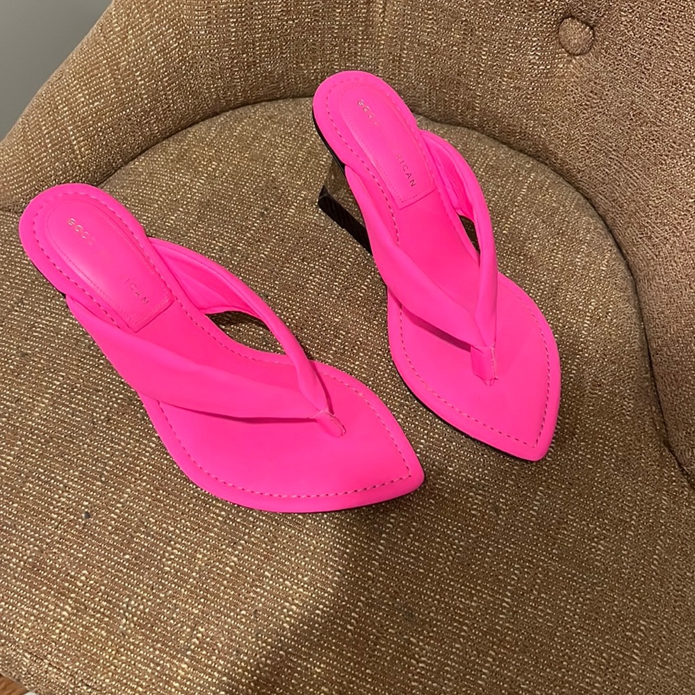 Good American Neon Pink sandal